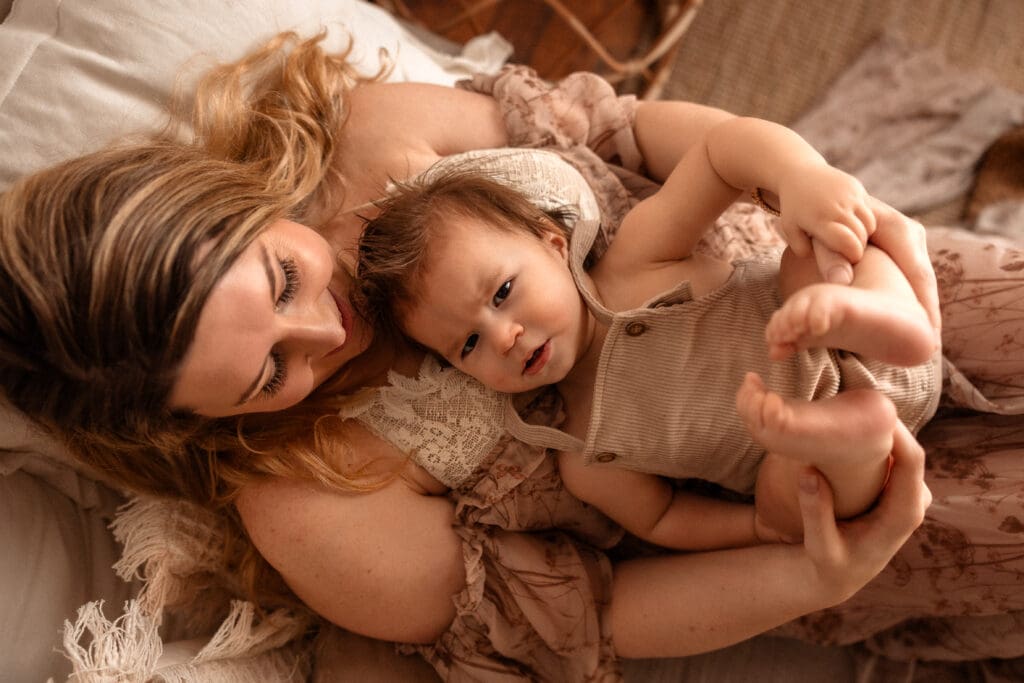 Luxury studio experience in Kansas City, Missouri with a photographer who specialized in family, maternity, and newborn sessions. 