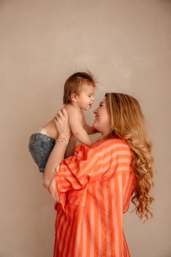 Kansas City family photographer specializing in natural light studio sessions